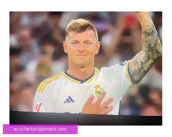 利桑德罗以接近6000万欧元转会曼联正式加盟成为红魔新援